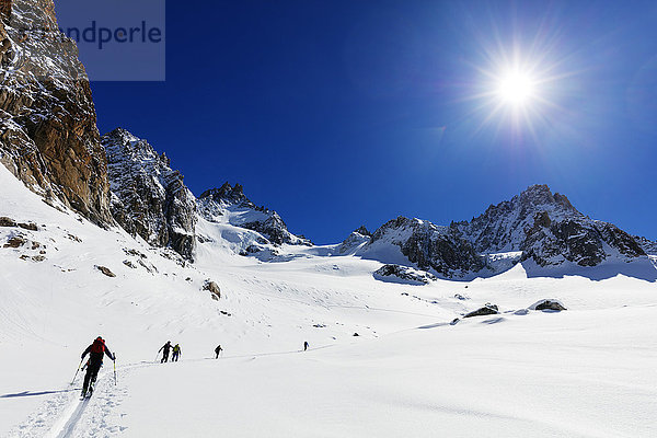 Skitouren auf dem Glacier de Argentiere  Chamonix  Rhone-Alpen  Hochsavoyen  Französische Alpen  Frankreich  Europa