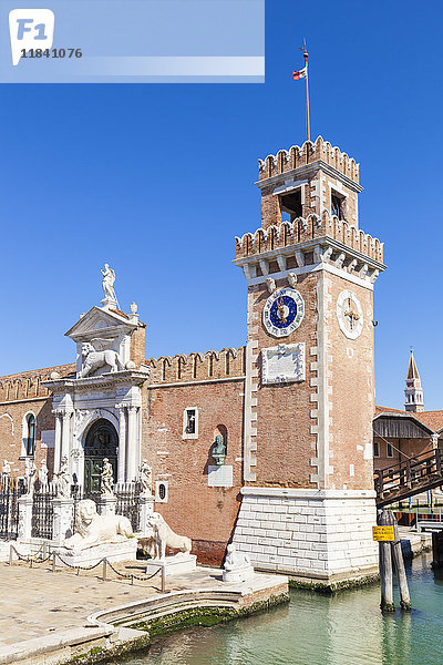 Porta Magna im venezianischen Arsenal (Arsenale di Venezia)  einer byzantinischen Werft und Waffenkammer  Venedig  UNESCO-Weltkulturerbe  Venetien  Italien  Europa