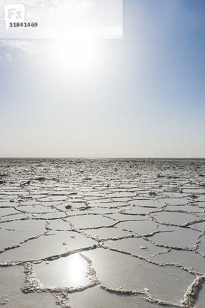 Reines Salz in einem Salzsee  Danakil-Senke  Äthiopien  Afrika