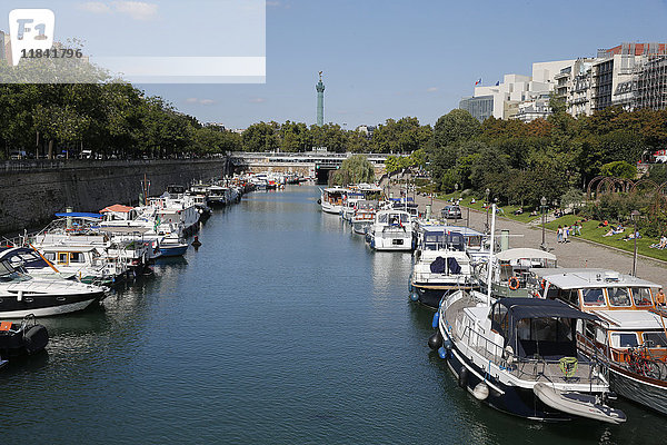 Hafen La Bastille  Paris  Frankreich  Europa