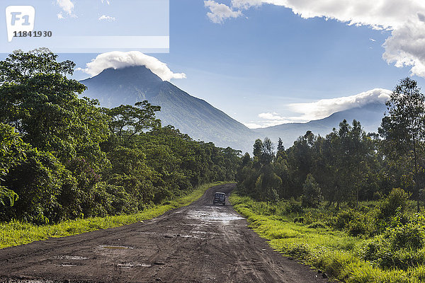 Die vulkanische Bergkette des Virunga-Nationalparks  UNESCO-Welterbe  Demokratische Republik Kongo  Afrika