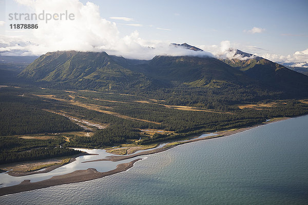 Saddle Mountain und Cook Inlet  Süd-Zentral-Alaska; Alaska  Vereinigte Staaten von Amerika'.