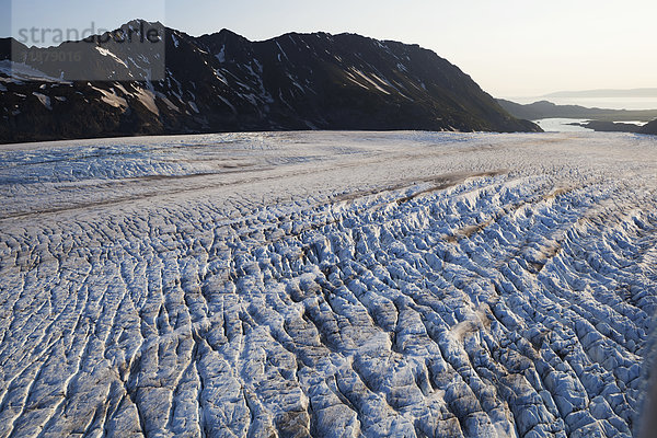 Eis und Schnee auf dem Wattenmeer  Kachemak Bay; Alaska  Vereinigte Staaten von Amerika'.