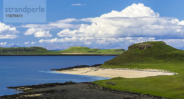 Korallenstrand an einem sonnigen Tag auf der Isle of Skye; Claigan  Isle of Skye  Schottland'.