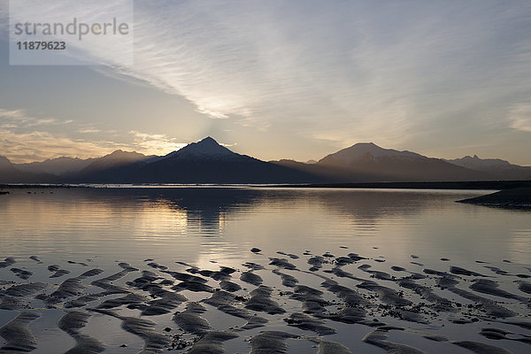 'Wattenmeer bei Sonnenuntergang; Homer  Alaska  Vereinigte Staaten von Amerika'.