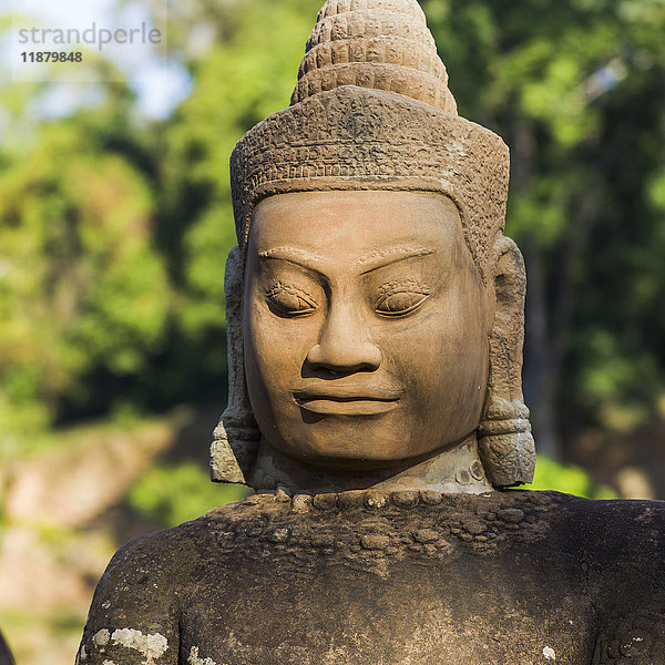 Buddha-Statue  Südtor  Angkor Thom; Krong Siem Reap  Provinz Siem Reap  Kambodscha'.