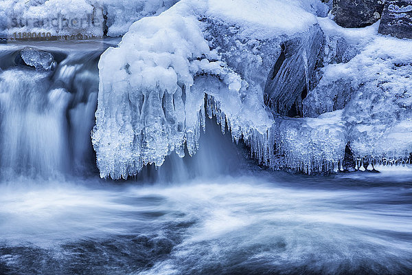 Winterkaskaden; Enfield  Nova Scotia  Kanada'.