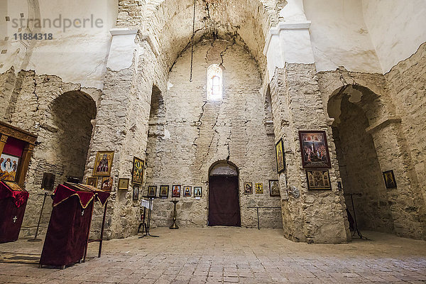 Das Innere der alten Kathedrale des Ikalto-Klosters; Region Kachetien  Georgien