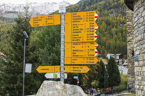 Wegbeschreibung nach Zermatt auf 1616m; Schweiz'.