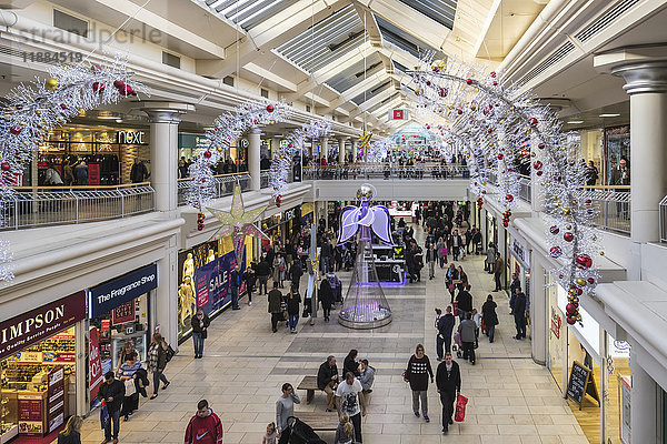 Einkaufszentrum zu Weihnachten; Gateshead  Tyne and Wear  England'.