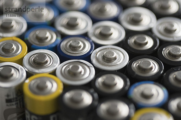 Vollbildaufnahme verschiedener Batterien