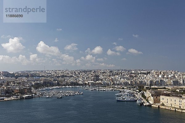 Yachthafen am Lazzaretto Creek  Marsamxett Harbor  Blick von Valletta  Malta  Europa