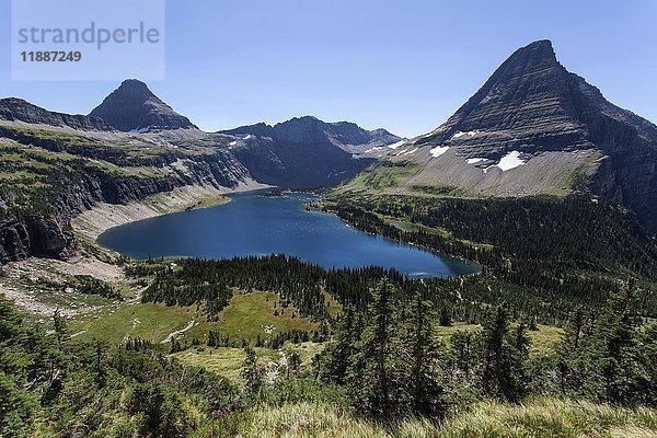 Hidden Lake mit Reynolds Mountains und Bearhat Mountain  Glacier National Park  Rocky Mountains  Montana  USA  Nordamerika