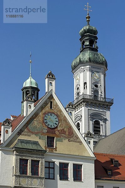 Rathaus  Glockenturm der Stadtpfarrkirche St. Georg  Marienplatz  Freising  Oberbayern  Bayern  Deutschland  Europa