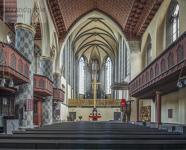 Evangelische Universitätskirche  Ort der Reformation  Innenraum  Marburg  Hessen  Deutschland  Europa