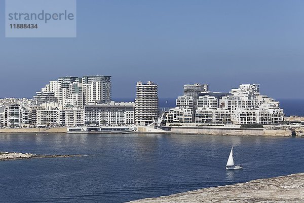 Landzunge mit Büro- und Wohngebäuden  Hotelturm Fortina Spa Resort  Sliema  Malta  Europa
