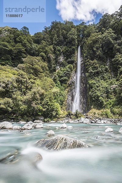 Thunder Creek Wasserfall  Makarora Fluss  Wanaka  Westküste  Südinsel  Neuseeland  Ozeanien
