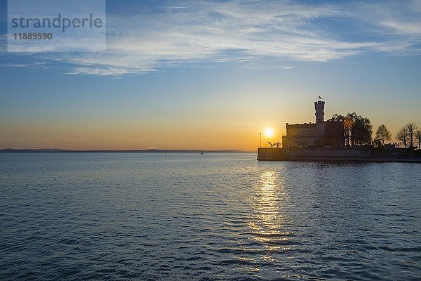 Schloss Montfort  Sonnenuntergang  Langenargen  Oberschwaben  Bodensee  Baden-Württemberg  Deutschland  Europa