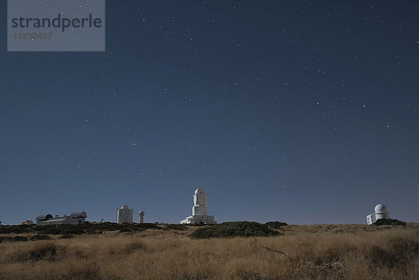 Spanien  Teneriffa  Teide Sternwarte bei Nacht