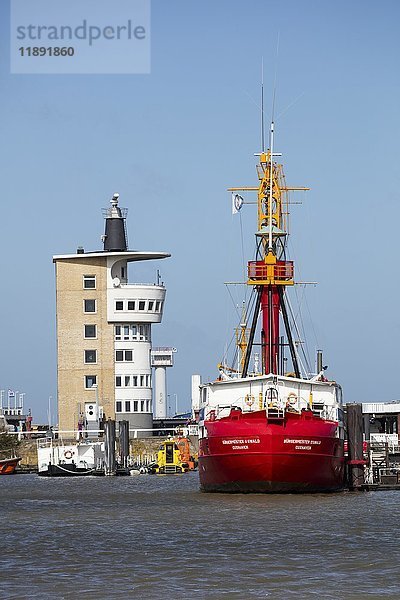 Radarturm  Hafen  Cuxhaven  Nordsee  Niedersachsen  Deutschland  Europa