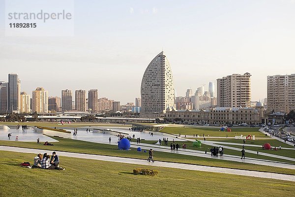 Stadtbild  Baku  Aserbaidschan  Asien