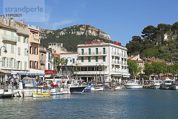 Hafen  Cassis  Bouches-du-Rhone  Provence-Alpes-Côte d'Azur  Frankreich  Europa