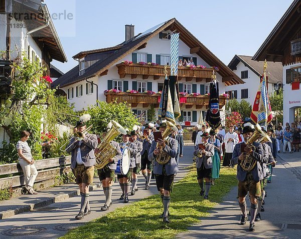 Fronleichnamsprozession  Seehausen am Staffelsee  Das Blaue Land  Oberbayern  Bayern  Deutschland  Europa