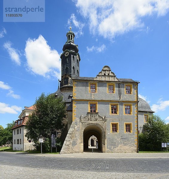 Das Weimarer Stadtschloss  auch Residenzschloss  Torgebäude Bastille und Hausmannsturm  Weimar  Thüringen  Deutschland  Europa