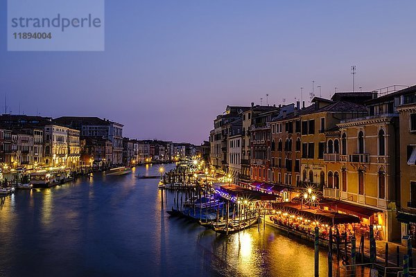 Canal Grande im Abendlicht  Blick von der Rialto-Brücke  Venedig  Venetien  Italien  Europa