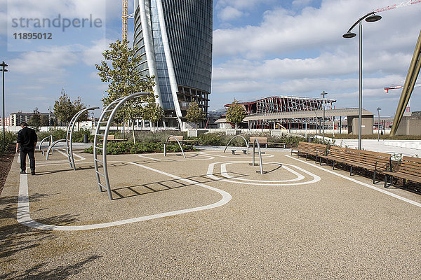 Italien  Lombardei  Mailand  CityLife  Detail des Zaha Hadid Generali Wolkenkratzers