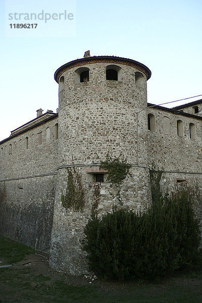 Italien  Emilia Romagna  Agazzano  Festung Anguissola Scotti