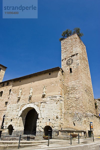 Tür des Consolare  Spello  Provinz Perugia  Umbrien  Italien