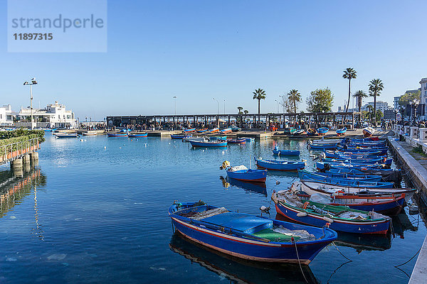 Italien  Apulien  Bari  der Hafen