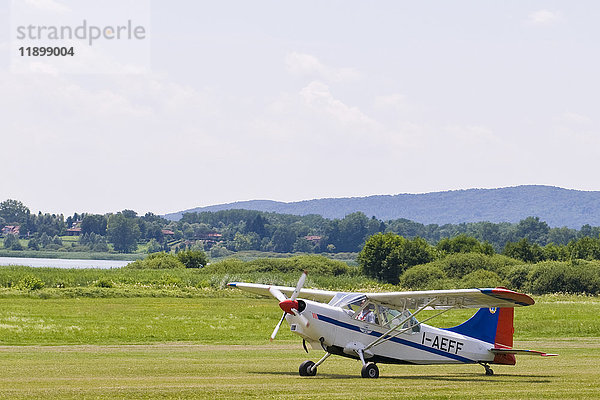 Flugzeug  Segelflugzeug Flughafen Adele Orsi  Varese  Lombardei  Italien