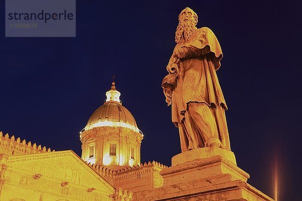Heilige Figur der Kathedrale Maria Santissima Assunta  Palermo  Sizilien  Italien  Europa