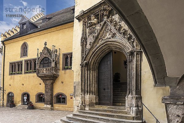 Altes Rathaus  rechts das Eingangsportal zum Reichssaal  Regensburg  Oberpfalz  Bayern  Deutschland  Europa