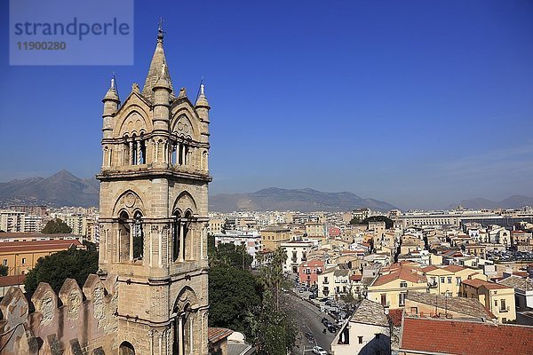 Blick vom Dach der Kathedrale Maria Santissima Assunta auf die Stadt  Palermo  Sizilien  Italien  Europa