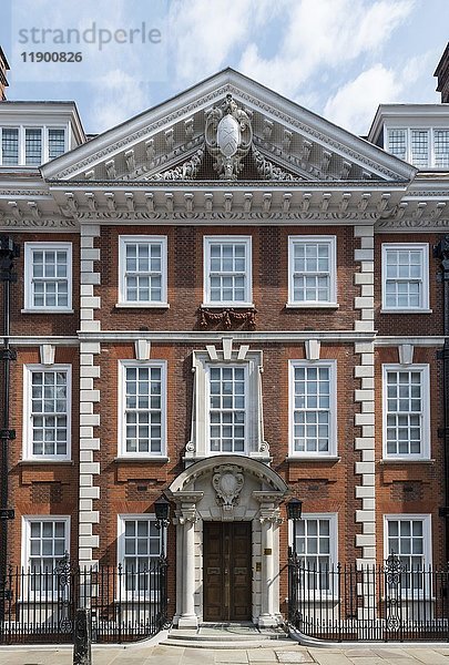 Fassade  typisches rotes Backsteinhaus  London  England  Vereinigtes Königreich  Europa