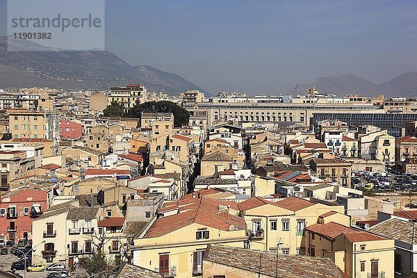 Blick vom Dach der Kathedrale auf die Stadt  Palermo  Sizilien  Italien  Europa