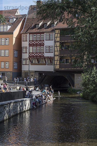 Krämerbrücke über den Fluss Gera  Erfurt  Thüringen  Deutschland  Europa