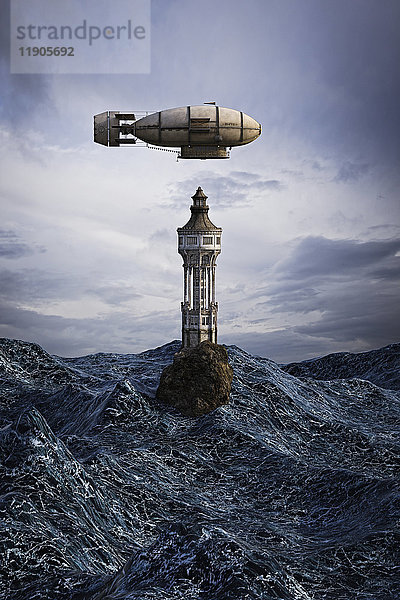 Zeppelin schwebt über Leuchtturm auf Felsen im Meer
