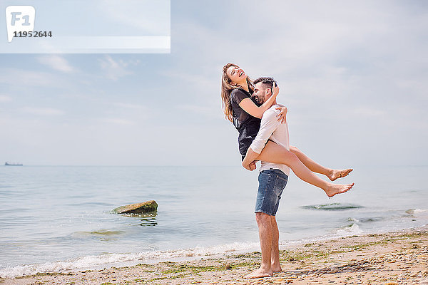 Ehepaar am Strand  Odessa  Ukraine