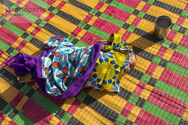 Neugeborenes Baby. Senegal.
