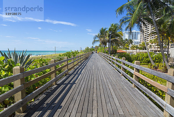 Strandpromenade am South Beach in Richtung Ocean Drive  Miami Beach  Miami  Florida  Vereinigte Staaten von Amerika  Nordamerika