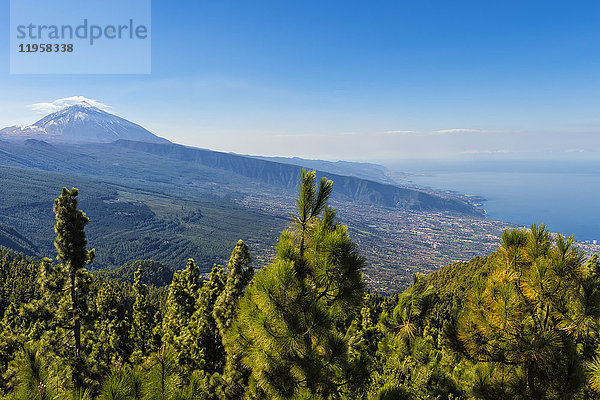 Blick auf den Vulkan Teide und den Teide-Nationalpark  UNESCO-Weltkulturerbe  Teneriffa  Kanarische Inseln  Spanien  Europa