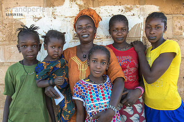 Peul Frau und Mädchen  Senegal  Westafrika  Afrika
