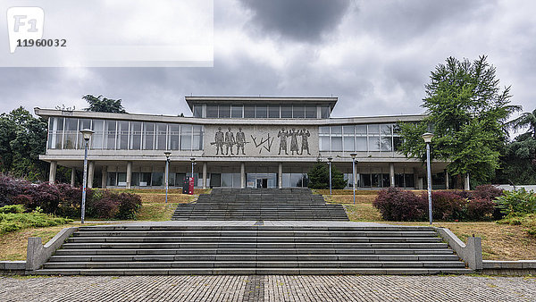 Außenansicht des Museums für jugoslawische Geschichte  auch bekannt als Tito-Museum  Belgrad  Serbien.