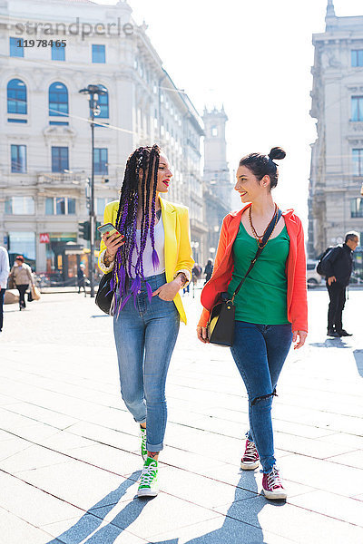 Frauen auf Städtereise  Mailand  Italien