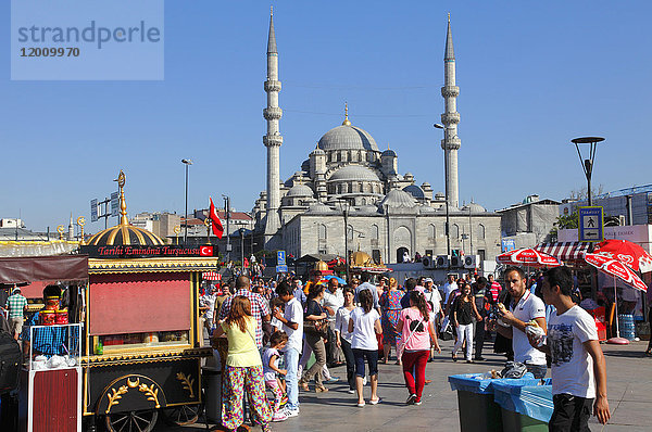 Türkei  Istanbul (Stadtbezirk Fatih) Viertel Eminonu  die neue Moschee (Yeni camii)