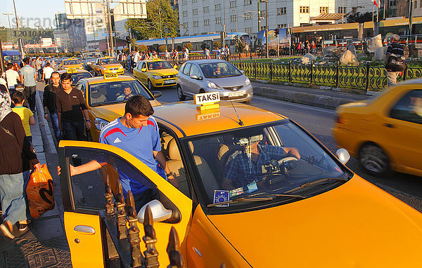 Türkei  Istanbul (Gemeinde Fatih)  Bezirk Eminönü  Taxi